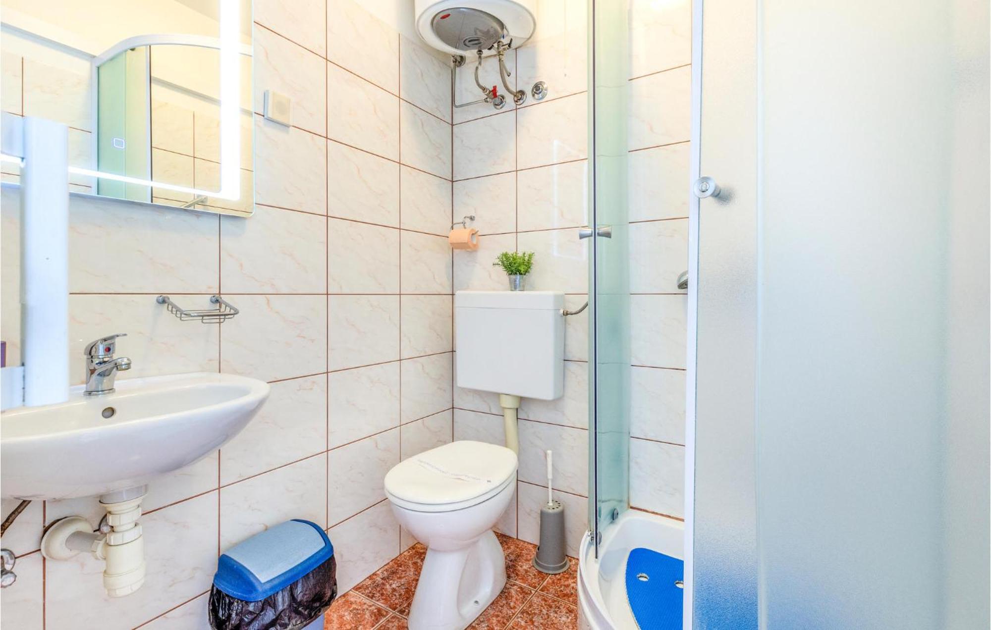 Amazing Apartment In Kastel Sucurac With Kitchen Kaštela Extérieur photo